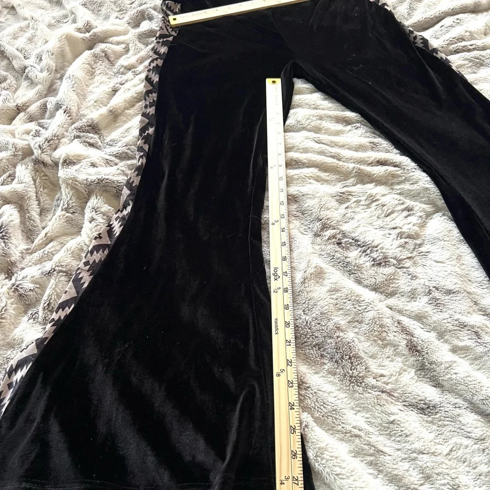 Black Velvet Two-Piece Set Aztec Patterned Side Trim jacket XL flare leg pants L - Picture 6 of 8